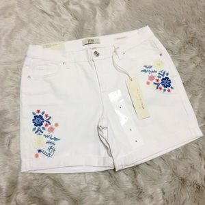 Vintage America Women’s Denim Shorts Embroidery